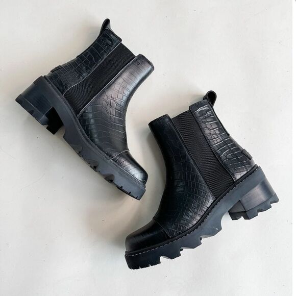 Sorel Joan Now Black Leather Crocodile Pull-On Chelsea Ankle Boots size 7.5 - Picture 1 of 9